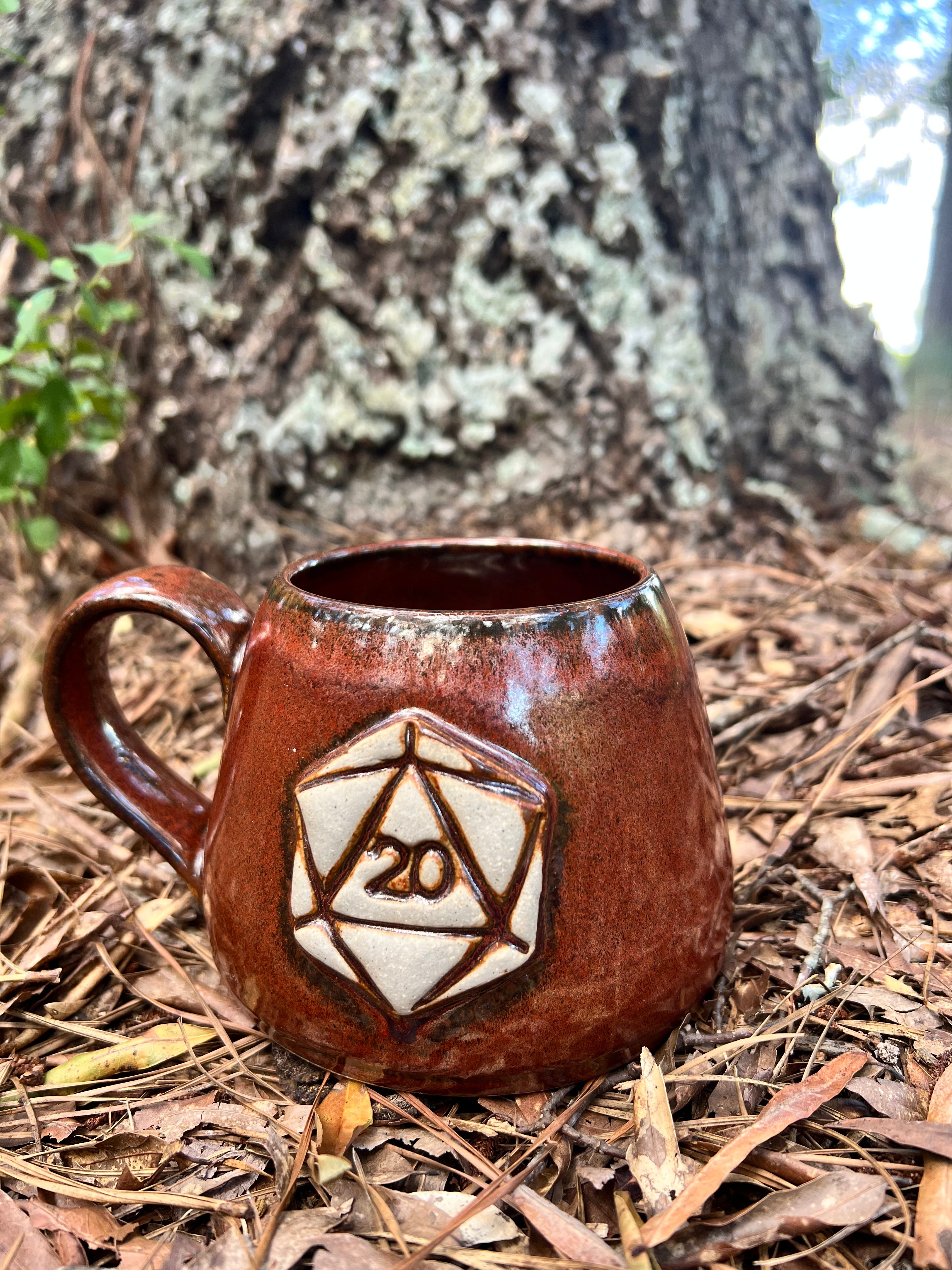 red d20 mug