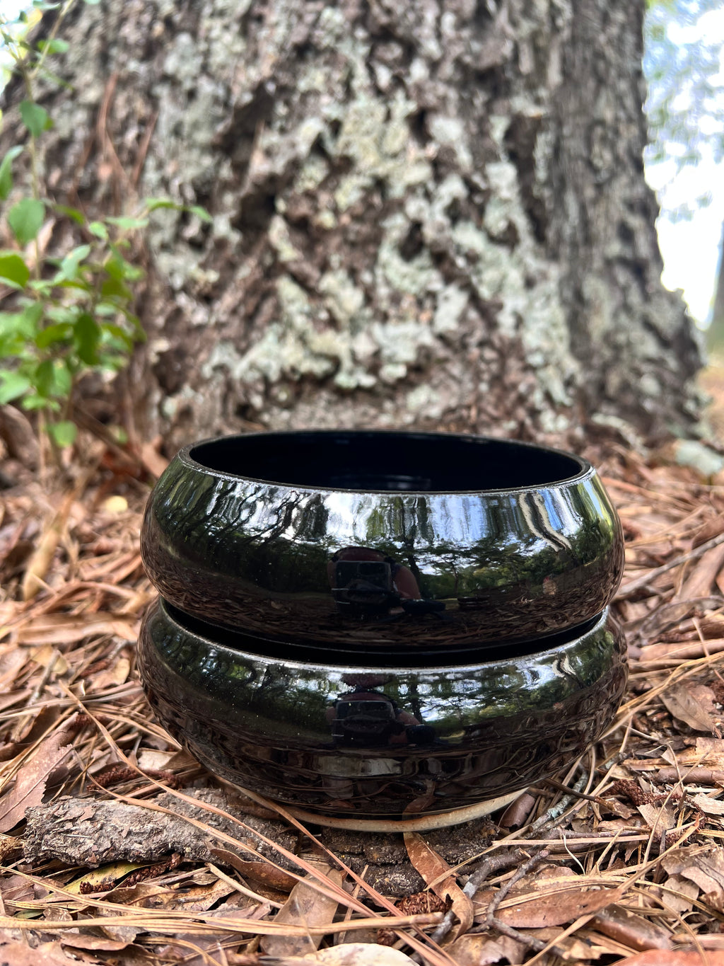 Black stacking bowls