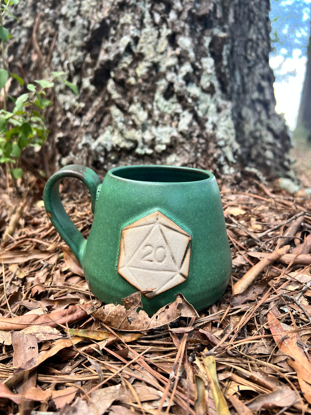 green d20 mug
