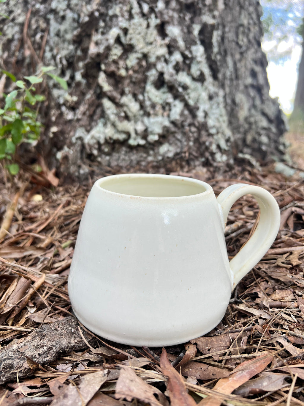 ivory d20 mug