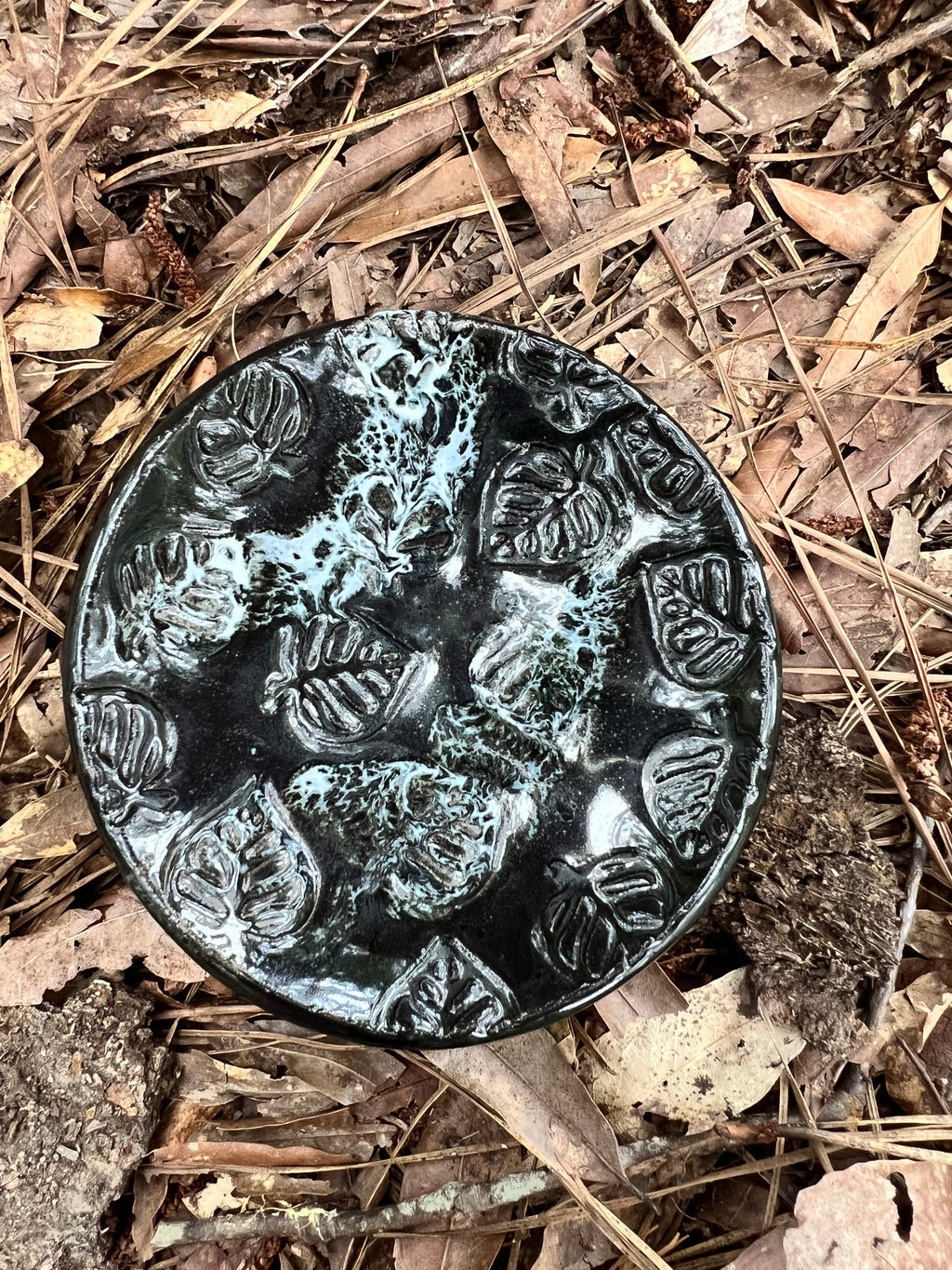 black and white leaf pattern trinket dish